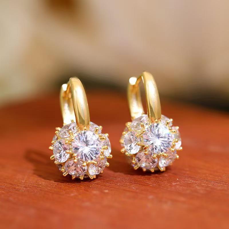 Eleganti Ear Cuff Rotondi 3D con Zirconi: Orecchini pendenti placcati in oro, resistenti all'ossidazione, da donna