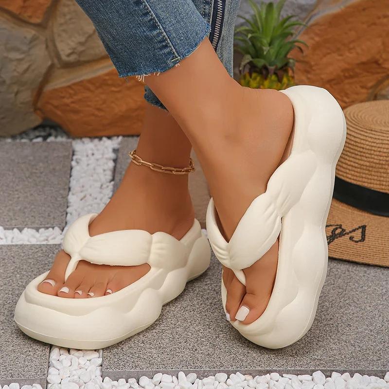 Fashion Women's Chunky Platform Clip Toe Sandals Summer 2025 Beach Fashion Thick Bottom Soft Cloud Slippers Shoes Women Eva Flip Flops