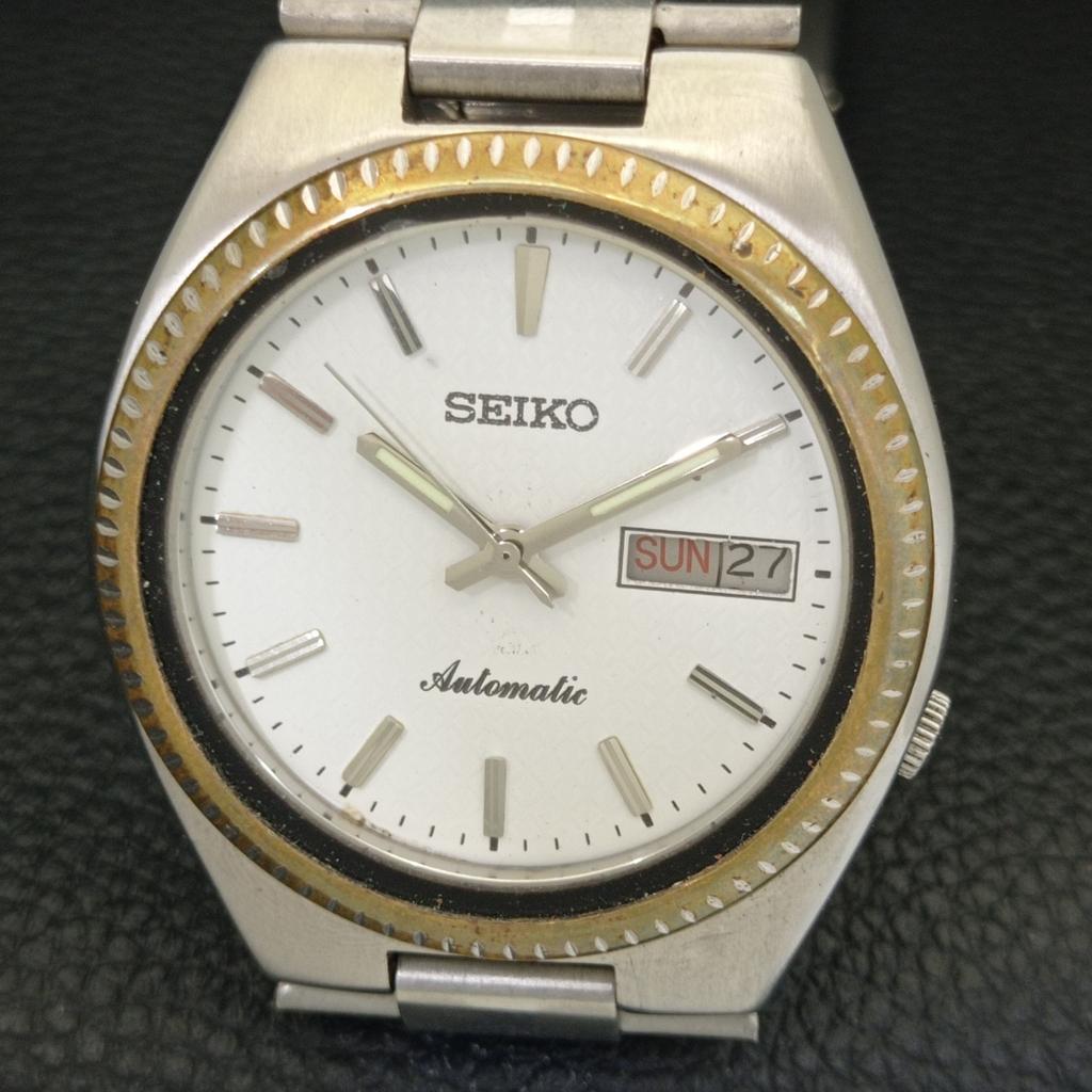GENUINE VINTAGE SEIKO AUTOMATIC JAPAN 7009A MENS WHITE DIAL WATCH a702467-5 R124-a702467