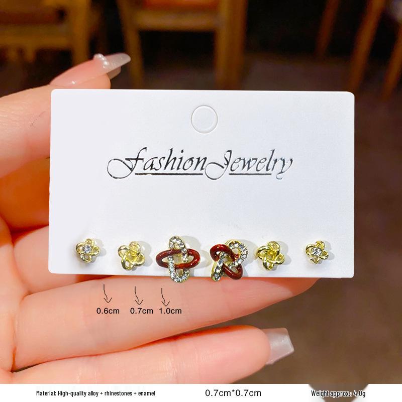 French Retro Pearl Plaid Earrings: Luxury Korean Studs for Women