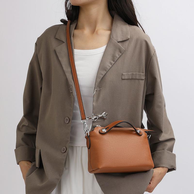 Light Luxury Top-layer Cowhide Fashion Shoulder Bag Women's New Texture Shoulder Bag Temperament Versatile Crossbody Tote Bag