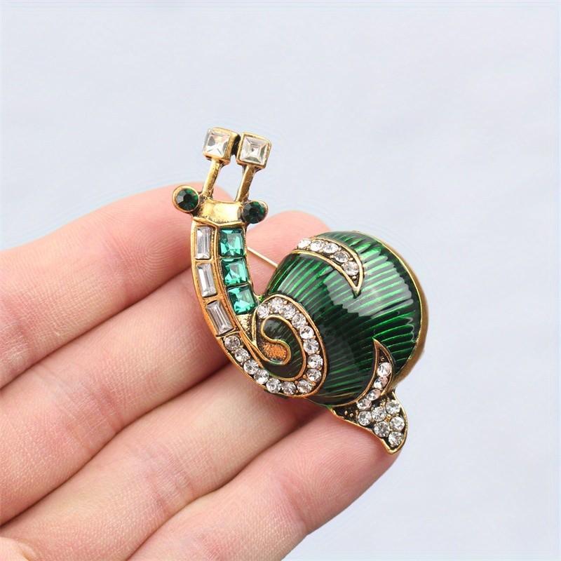 Retro New Snail Brooch Fashion Personality Cute Inlaid Rhinestone Dripping Oil Animal Pin Female Niche Suit Accessories