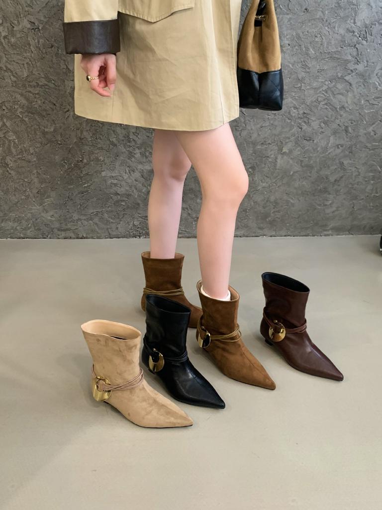 2025 autumn new retro low-heeled Maillard short boots pleated thin pointed pile boots women
