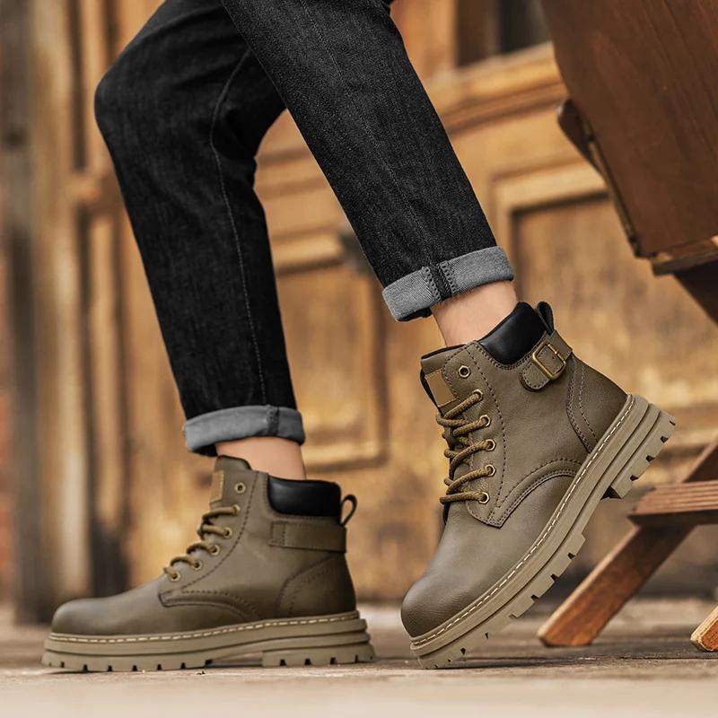 მაღალი ხარისხის მამაკაცის მრგვალცხვირიანი ჩექმები, კლასიკური ყოველდღიური ტყავის გარე, სქელძირიანი დიზაინერის კოჭიანი ჩექმა, ბრიტანული მოცურების საწინააღმდეგო მაღალყელიანი ფეხსაცმელი