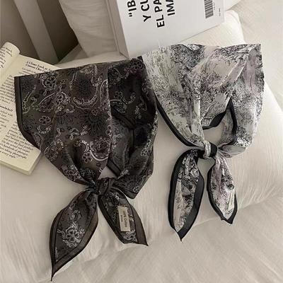 Accessori – Sciarpe e foulard