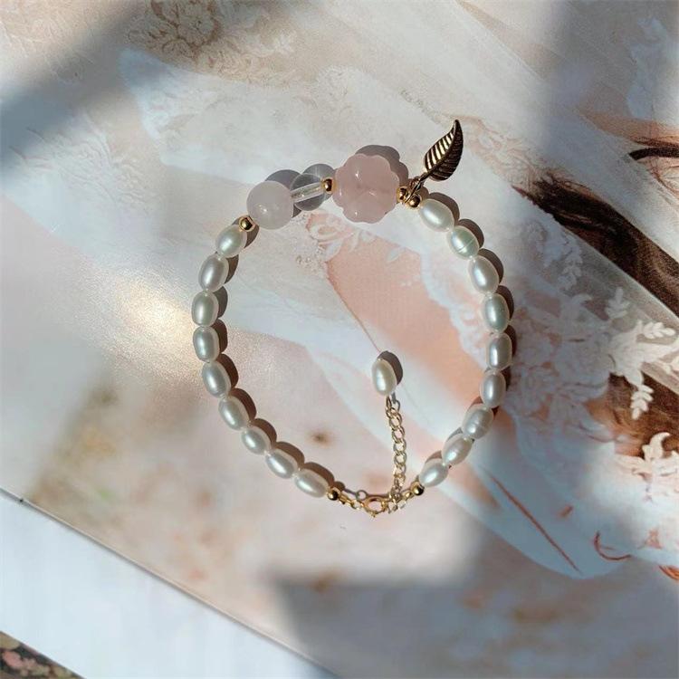 

Natural yellow crystal, small plum blossom white crystal, amethyst, freshwater pearl bracelet, handmade exquisite gift for female friends Pink crystal model