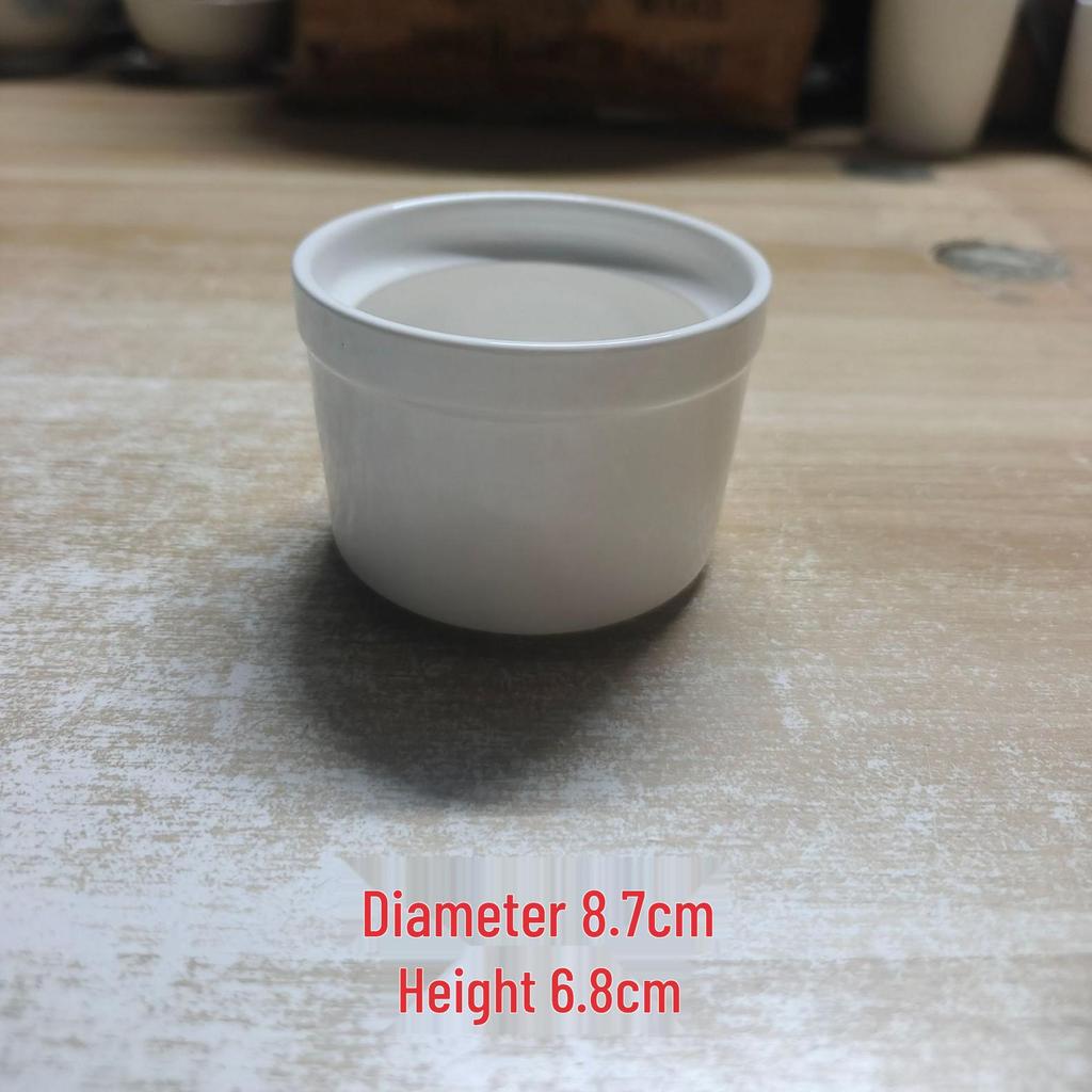White Magnesia Porcelain Soup Pot with Lid – Ideal for Steaming Eggs and Stewing Bird's Nest In Restaurants and Hotels.