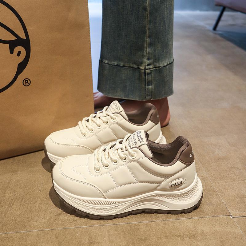 

Low-top little white shoes women s shoes autumn 2025 new women s casual single shoes women s platform bread shoes versatile women s shoes 35