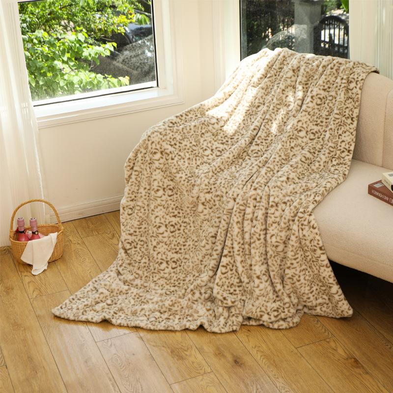 Fun Print Warm Blanket for Home Bedroom Milk Pattern Flannel Blanket Soft and Comfortable Home Sofa Leopard Print Blanket 100X150