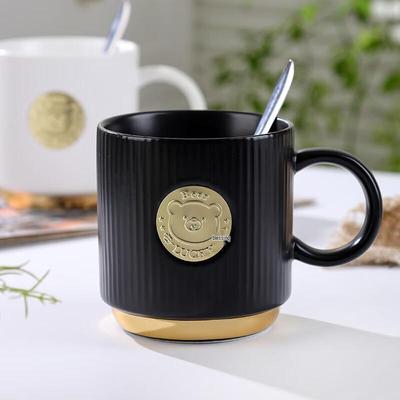 Keramisk mugg med lock