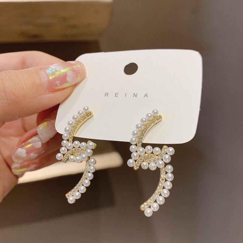 Women's Luxury Textured Metal Hoop Earrings - Versatile Niche Design