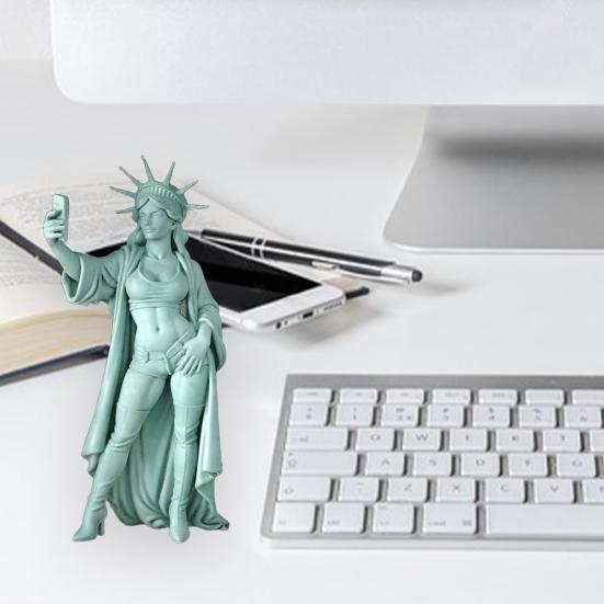 Statue of Liberty Selfie Figurine Selfie Goddess Sculpture Figurine Home Office