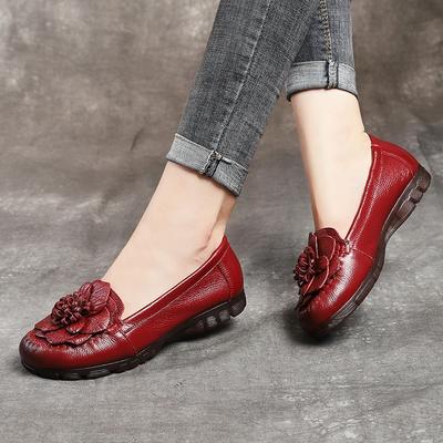 Spring New Mother Shoes Leather Flat-soled Soft-soled Non-slip Foot Shoes Medium and Old Dancing Flower Women's Shoes