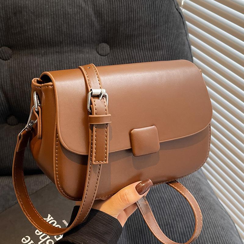 Korean Version of Niche High-end Simple Style Solid Color Portable Saddle Bag Fashionable Versatile Casual Commuter Style Messenger Bag Women