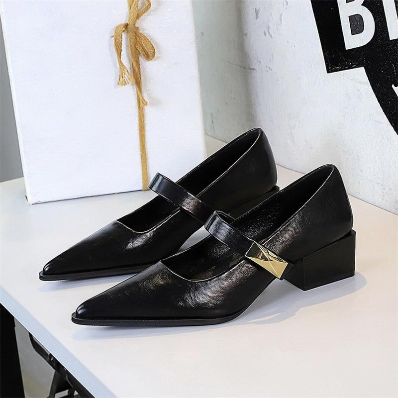 

Retro Light Mouth Mary Women s Shoes Thick Heel Pointed Toe Metal Buckle One-Strip Style Medium Heel Single Shoes Comfortable 34