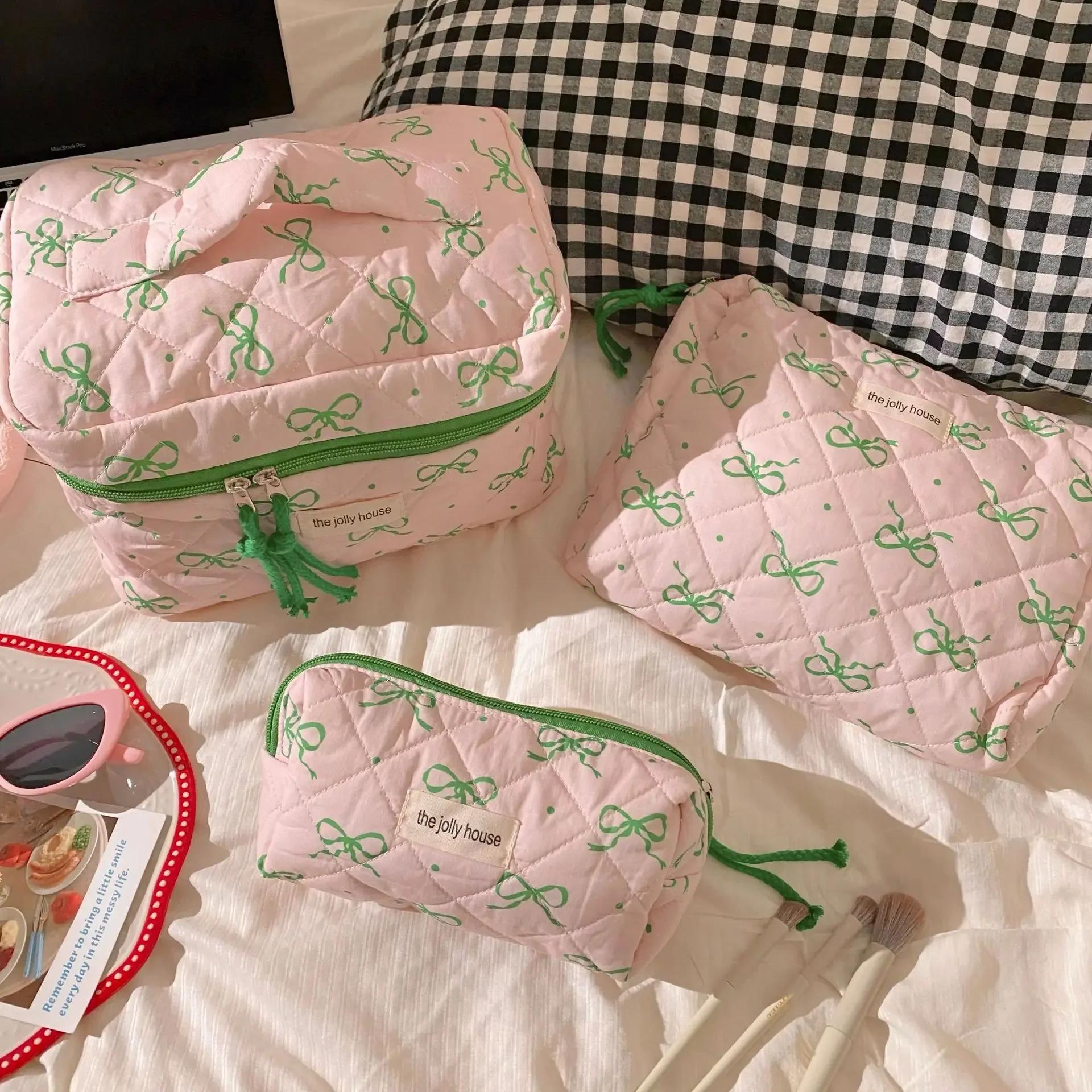 

1PCS Green Pink Contrast Bow Cosmetic Bag Small Large Capacity Travel Wash Storage Makeup Bag Portable Student Brush Pencil case S 18X6X9 розовый