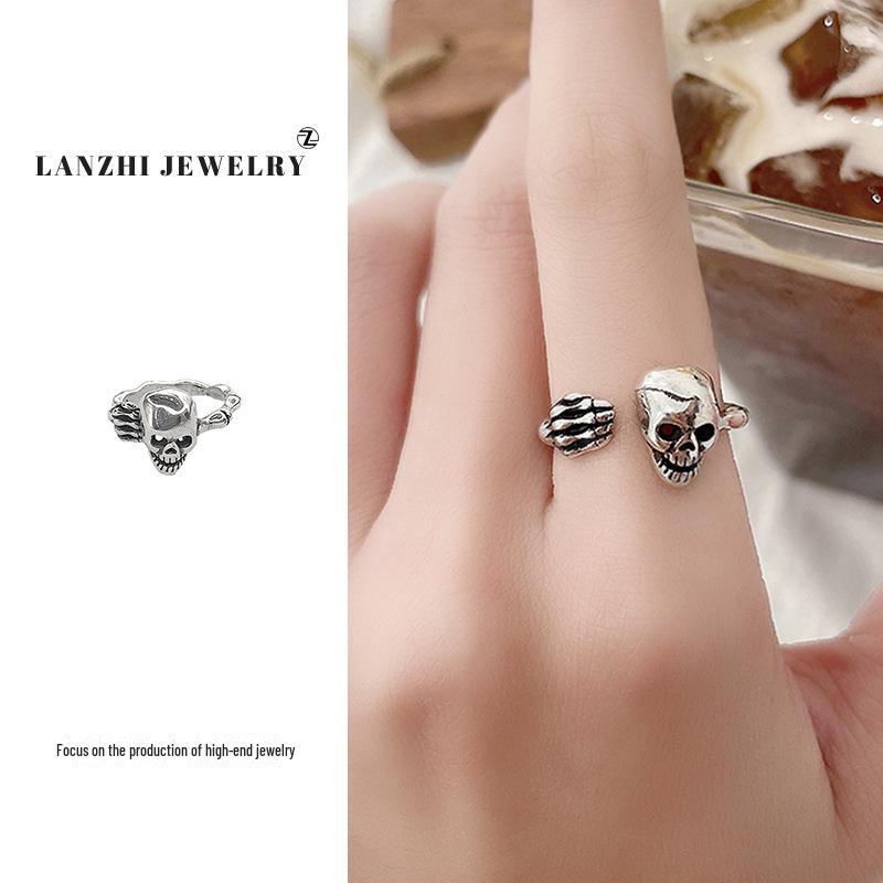 Silberner Totenkopfring: Stilvoller, langlebiger und einzigartiger Schmuck im offenen Stil für Frauen
