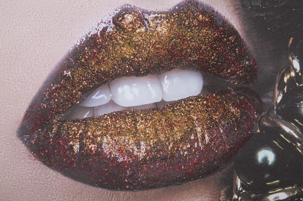 Handmade Wall Printing Beautiful Lips 80x3.8x120 Cm