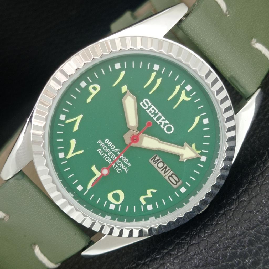 

JAPAN VINTAGE REFURBISHED SEIKO AUTOMATIC 6309A MENS GREEN DIAL WATCH a442530-1