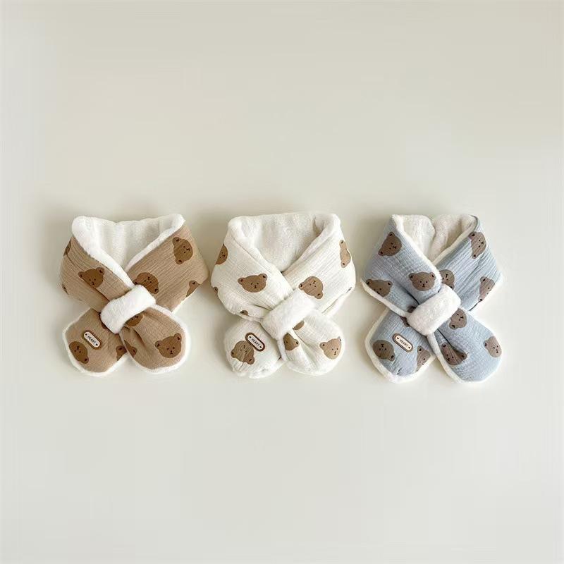 Non-Toxic Korean Bear Print Baby Scarf Winter Plush Cross Scarves For Kids Children Warm Neckerchief Scarves Baby Accessories 1-6Y