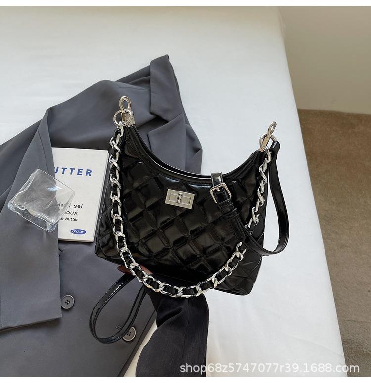 Niche Design Diamond Chain Single Shoulder Underarm Stray Bag 2025 New High-end Versatile Commuter Messenger Women's Bag