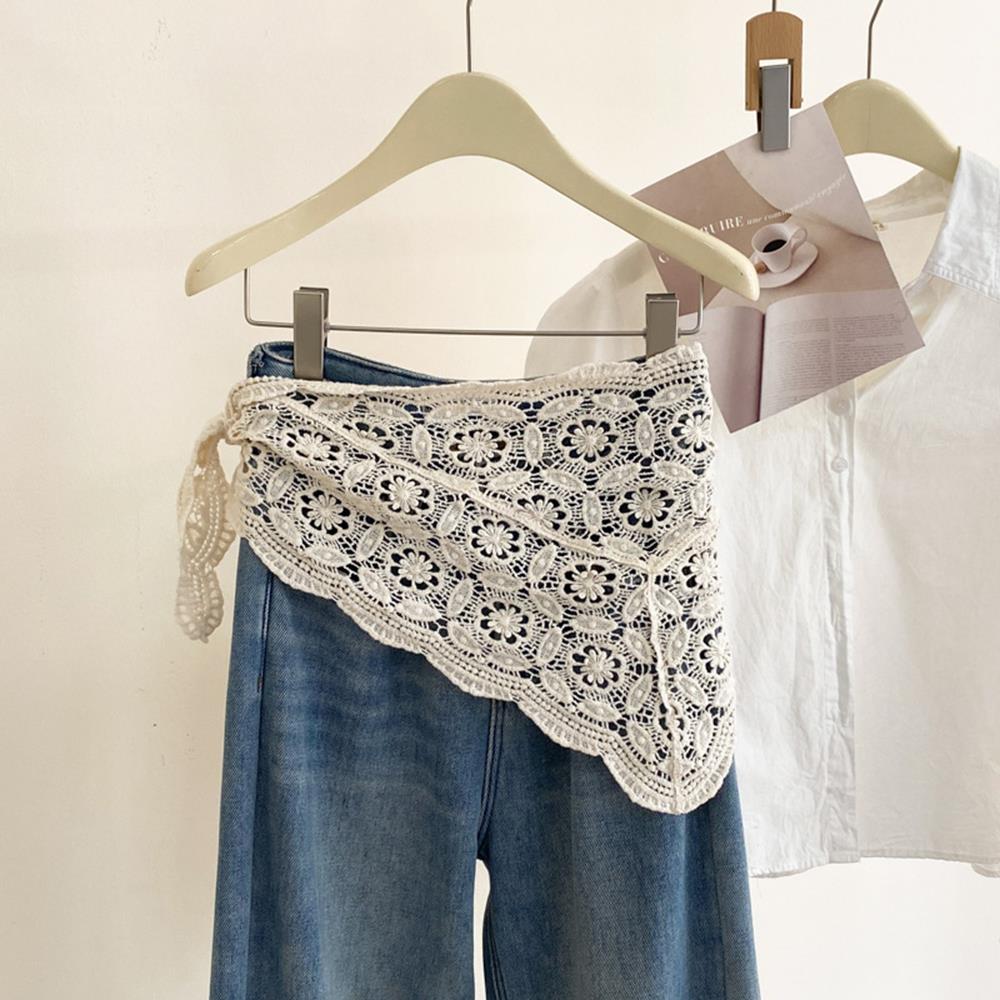 Vintage Crochet Hollow Scarf For Women Triangle Headband  Summer Lace Embroidery Neckerchief Travel Literary Po Hair Scarf