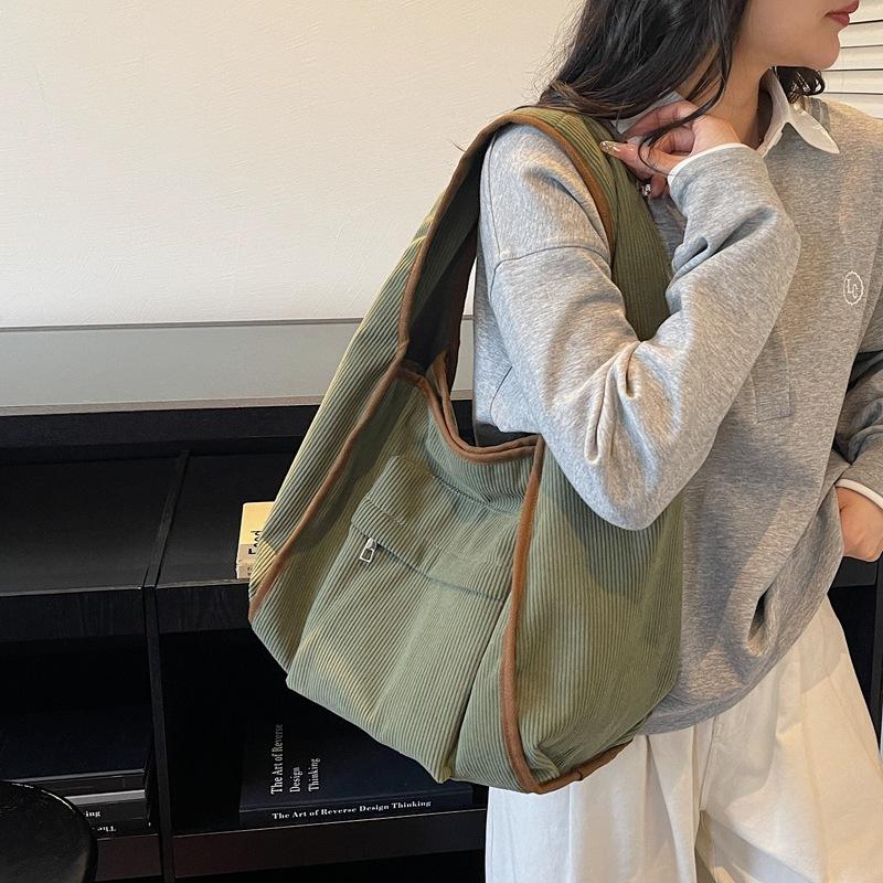 New Winter Corduroy Shoulder Bag Women Fashi Large Capacity Tote Handle Bag Comfortable and Versatile Texture Commuting Bag