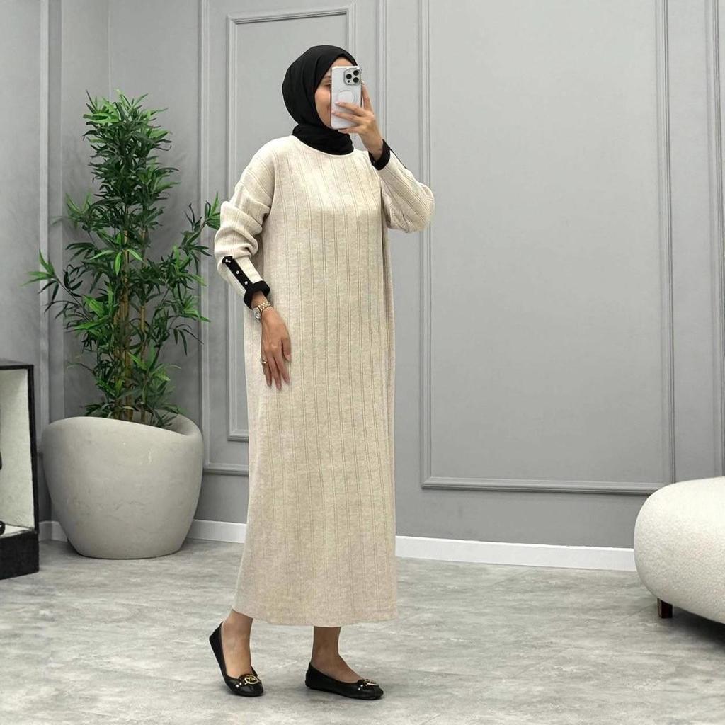 2025 Autumn Women's Round Neck Loose Knit Sweater Dress
