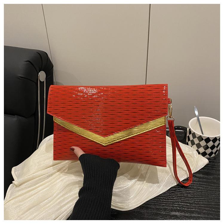 2025 trend large capacity casual retro new personality spring new fashion simple envelope clutch woman