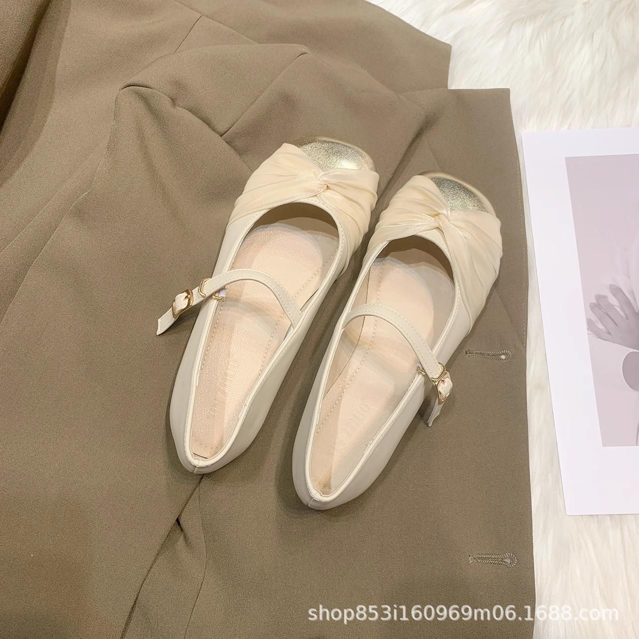 

Французский темперамент туфли Мэри Джейн с мелким вырезом женские 2025 осень новые круглый носок ремешок с пряжкой бант маленькие кожаные туфли женские 35