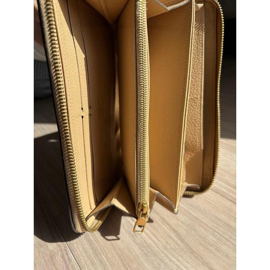 Used Louis Vuitton beige long wallet