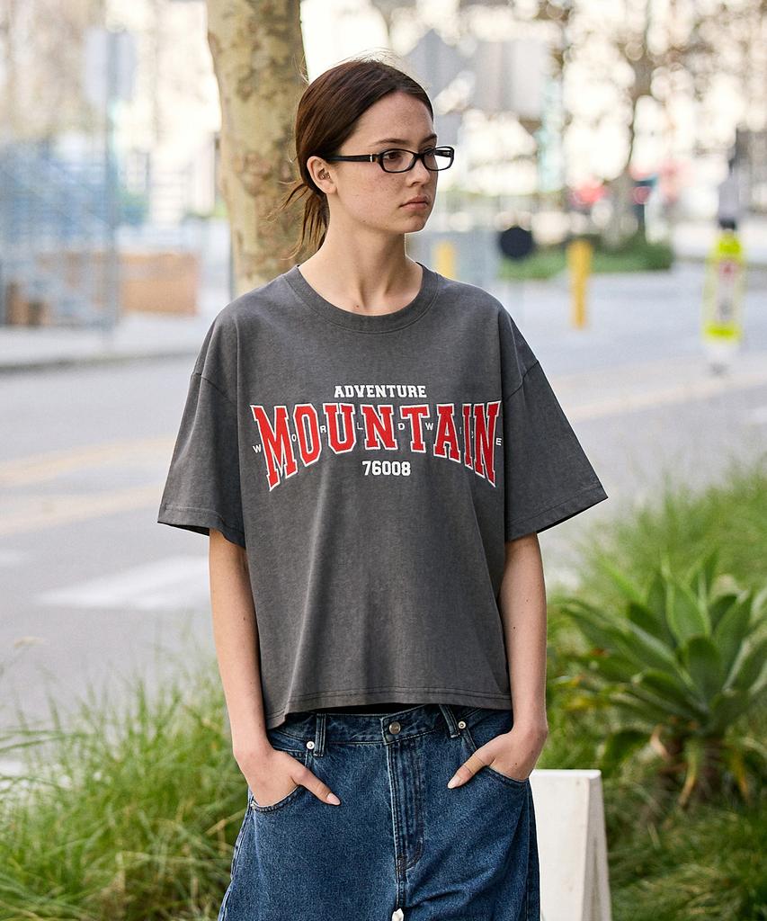 Peullukeu Crop World Mountain Embroidered Logo Pigment Short Sleeve T-Shirt Dark Grey Fst741C