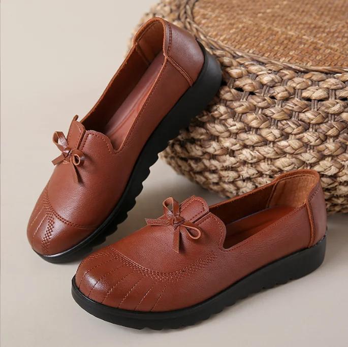 Nowe Wiosenne Mokasyny na Miękkiej Podeszwie Antypoślizgowe Buty Codzienne Damskie Wygodne Buty do Pracy Modne Klasyczne Codzienne Skórzane Buty dla Mamy