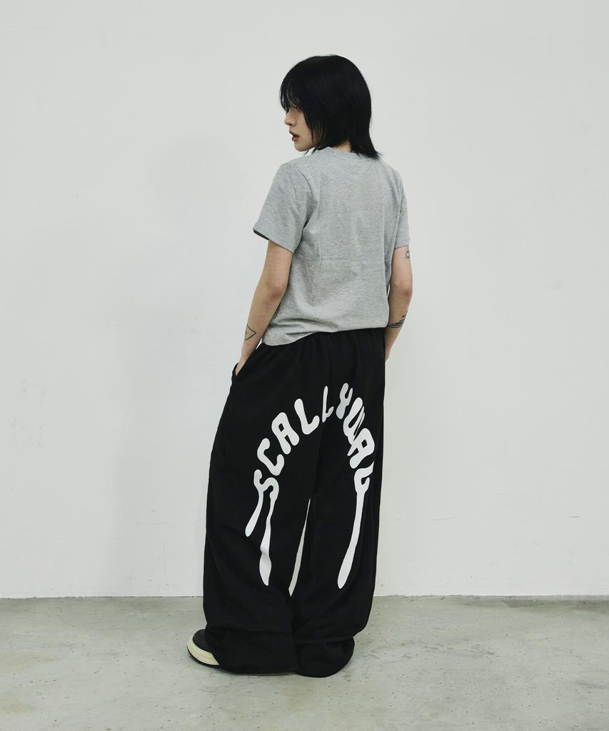 SCALLYWAG Summer Melting Lettering Sweatpants [Black]