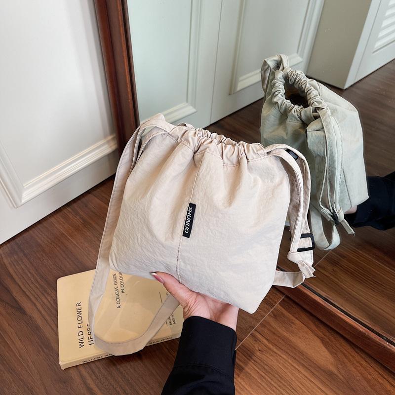 Summer Simple Large-capacity Messenger Bag Drawstring Bucket Bag Shoulder Bag Women's Leisure Commuter Bag