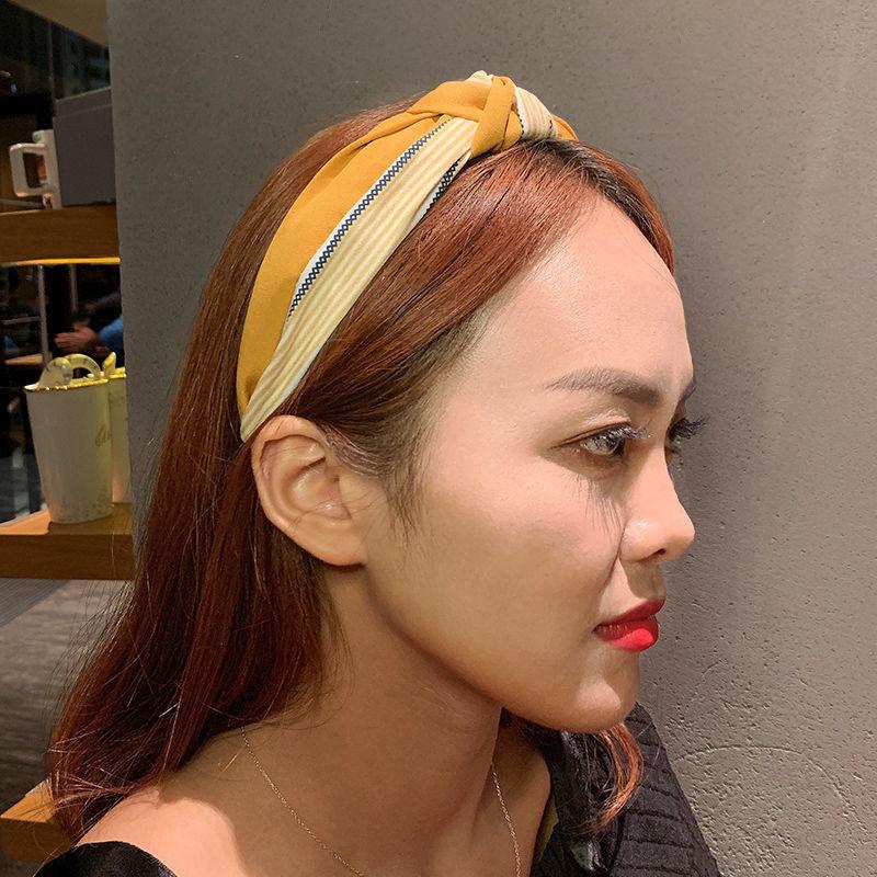 Striped yellow headband for women, versatile for outdoor face washing, simple Korean style headband, wide edge pressed hairpin, retro style