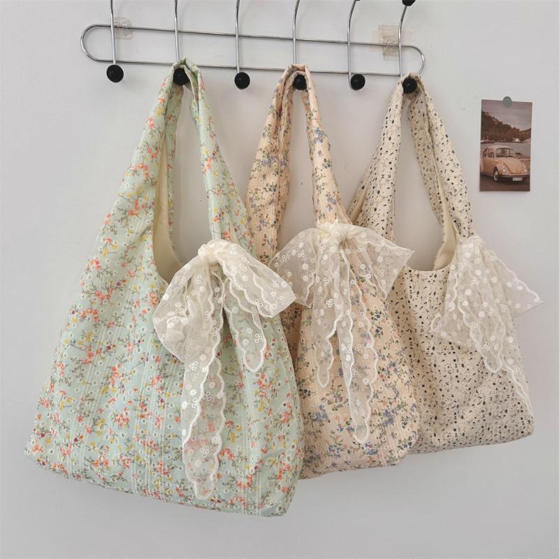 Korean Niche Hollow Broken Flower Canvas Bag Women's New Largecapacity Commuter Underarm Bag Shoulder Bag