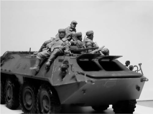 ICM 1/35 Scale Soviet Armored Personnel Carrier Crew, 1979-1991, Plastic Model Kit 35637