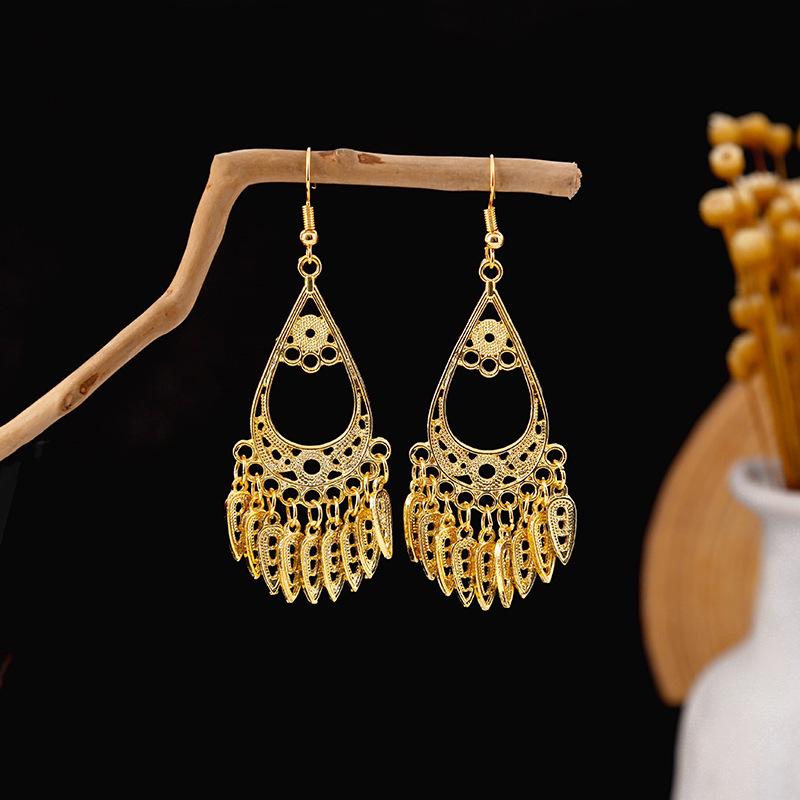 Bohemian Blätter Quasten Ohrringe: Ethnisch inspiriertes Pfauen-Design mit goldenen Glöckchen