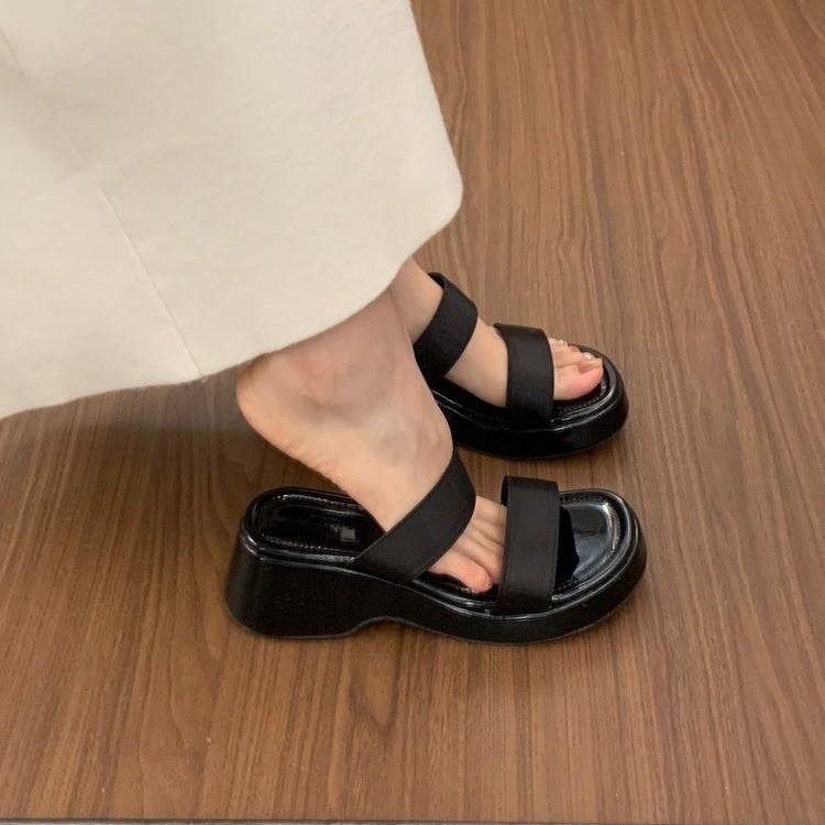 

Маффины на толстой подошве, туфли-капли на одной подошве для ношения на улице, лето 2025, новинка, шелковый темперамент, модные крутые тапочки женские 40