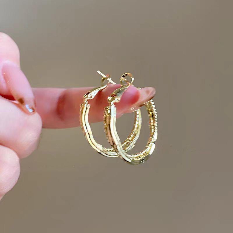 Korean High-End Classic Large Hoop Earrings for Women: Unique, Lightweight, Elegant Design