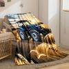 Un trattore blu in campi di grano dorato sotto un cielo al tramonto con nuvole. coperta per tutte le stagioni coperta per pausa pranzo regalo