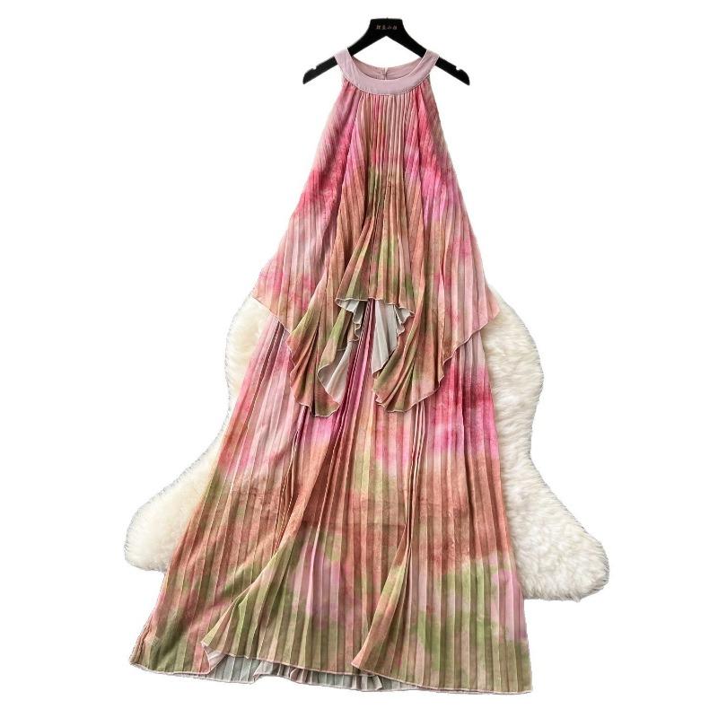 Women's Dress for Summer Travel with An Atmosphere That Blends and Creates An Irregularly Stitched Pleated Look