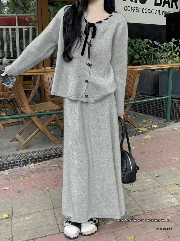 Korean Style Round Neck Knit Cardigan Set for Women - Autumn/Winter Collection, Loose Fit, Casual Style.
