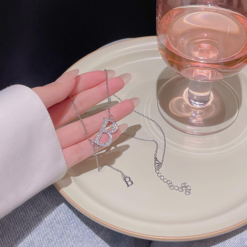 Light Luxury Niche Titanium Steel Necklace Women's Senior Design Sense Zircon Bow Clavicle Chain Neck Chain