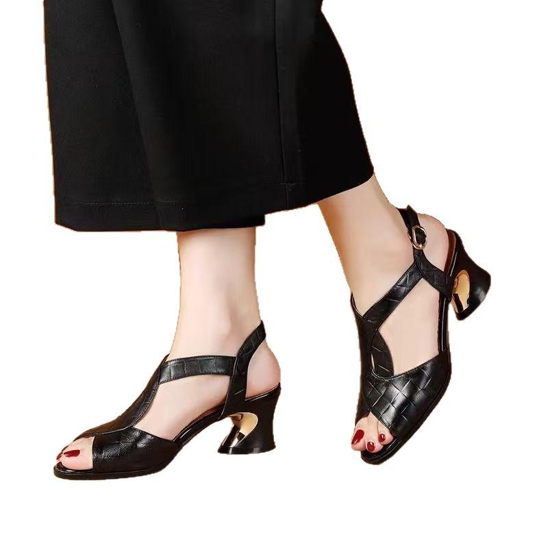 Summer new shoes fish mouth breathable hollow thick heel middle heel one-word buckle mother sandals