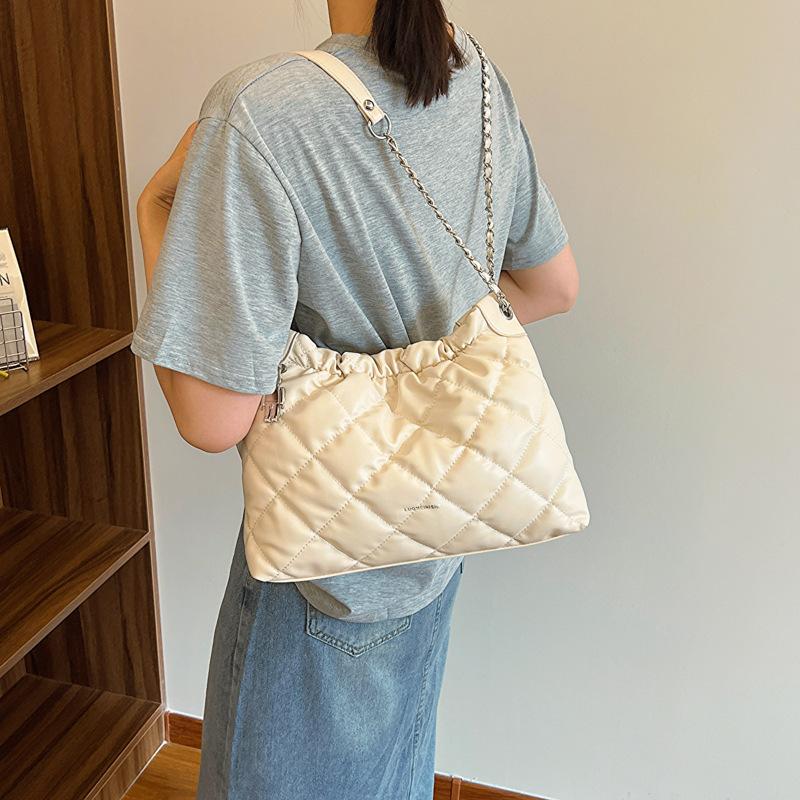 Rhombus embroidery thread fashion soft leather chain bag women's 2025 spring new versatile messenger bag bucket bag women