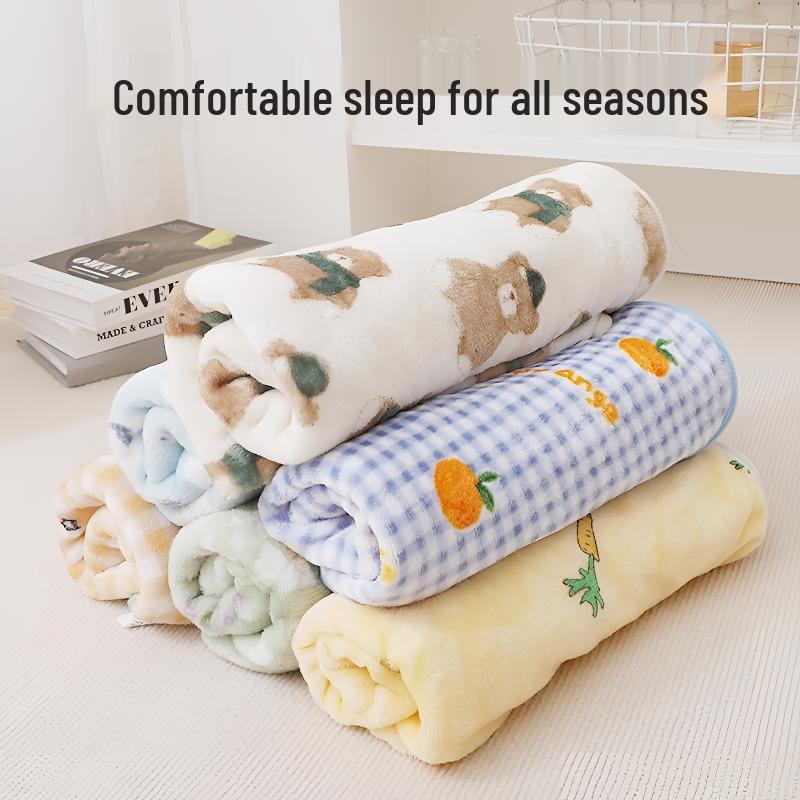 Coral Fleece Winter Blanket for Pets - Cozy Quilt for Dogs and Cats