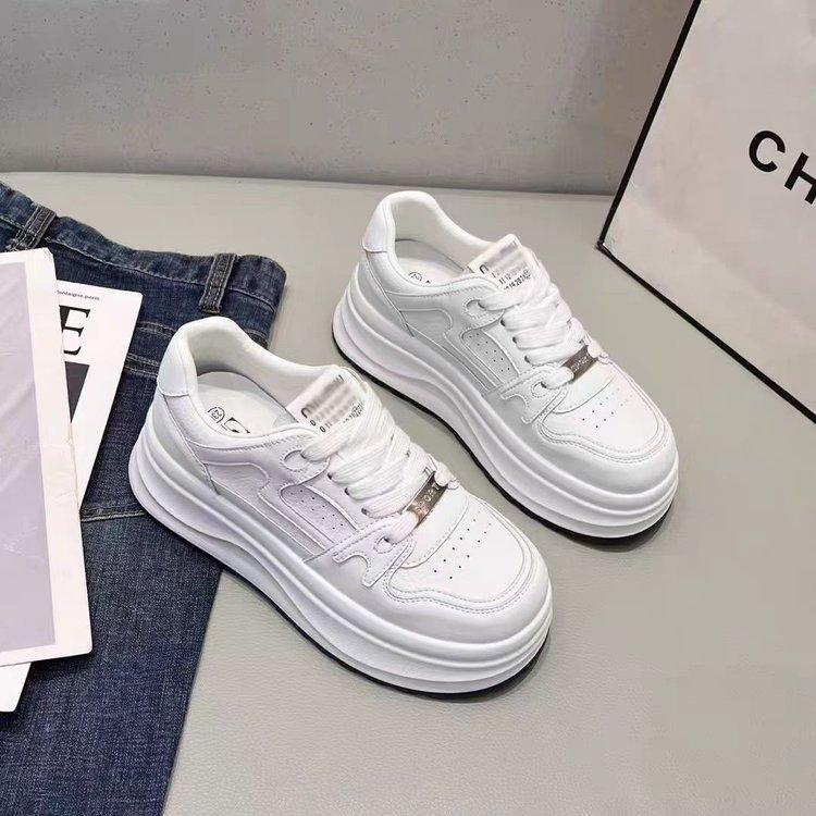 Little white shoes women's 2025 new spring models popular muffin sole shoes children's thick soles increase height versatile sports and leisure shoes