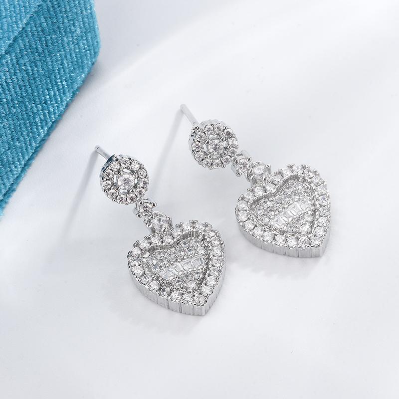 Boucles d'oreilles classiques pour femmes Mode Diamant Cœur Zirconia Pendentif Boucles d'oreilles Haute Qualité Bijoux de Fête Cadeau d'Anniversaire